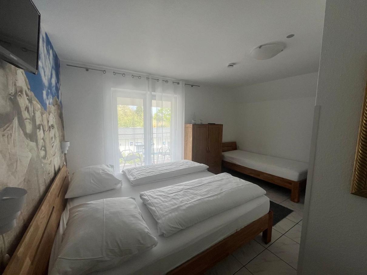 Pension Am Park Руст Экстерьер фото